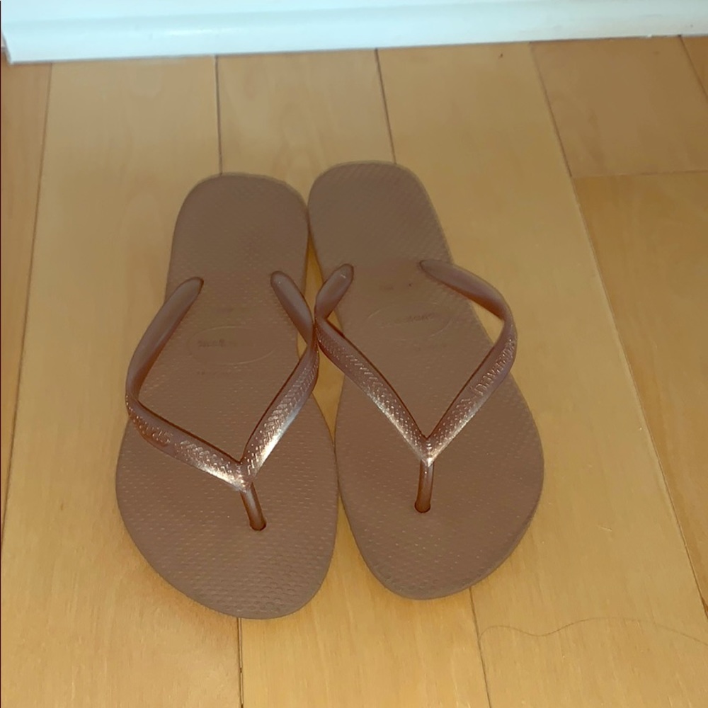 Havaianas Flip Flops Gold size 35-36  US size 5-6
